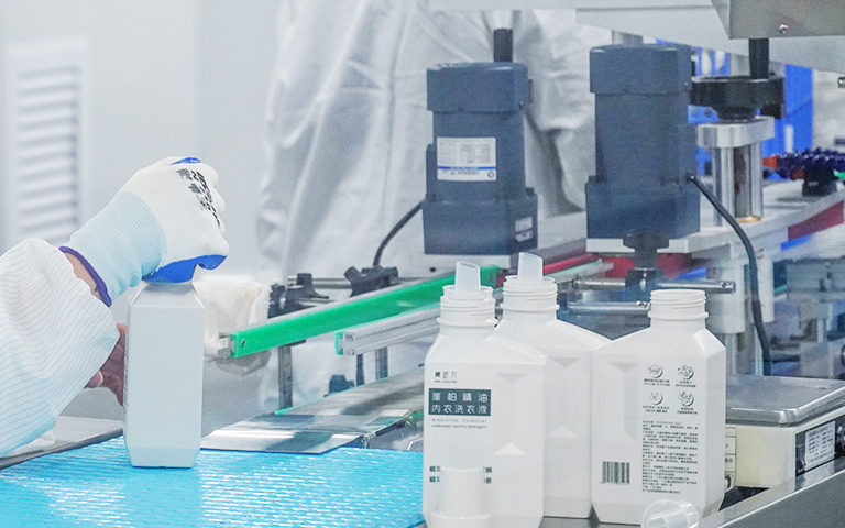 DAAO cosmetics OEM：What exactly is OEM c